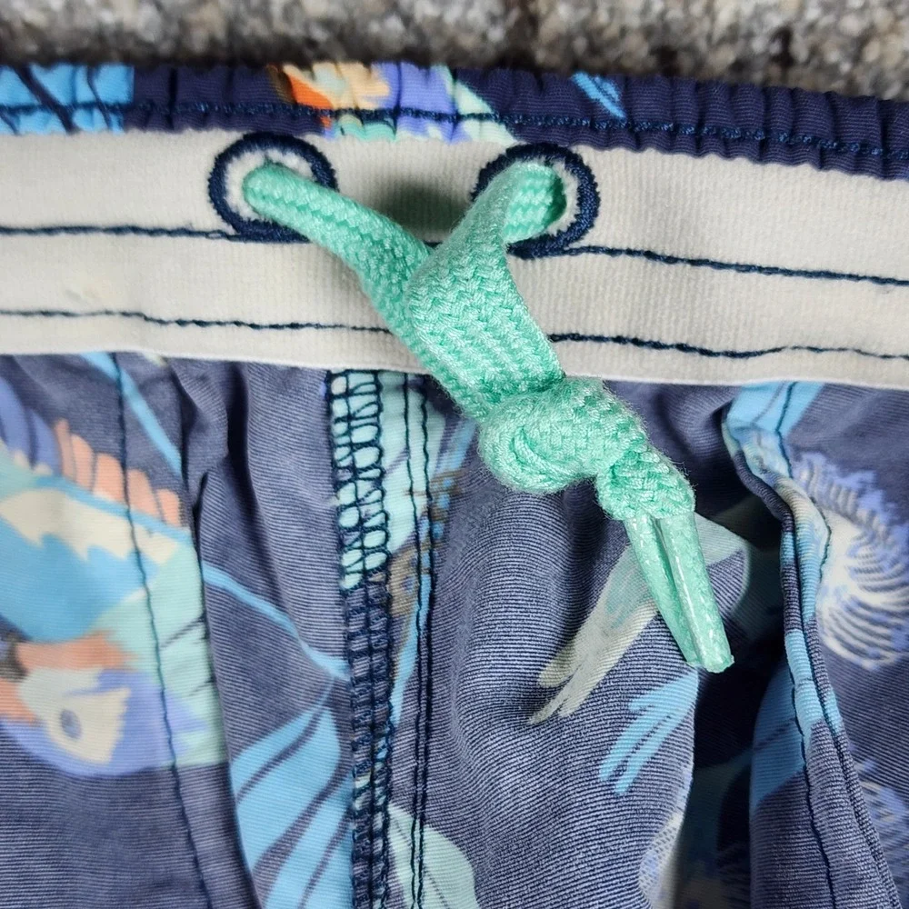 Patagonia Baggies Lights Mens Small Navy Parrot Print Recycled Nylon Excellent